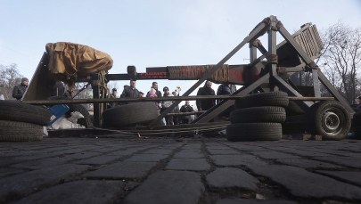 Ukraina: Berkutowcy we Lwowie na kolanach poprosili o wybaczenie 