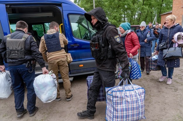 Ukraina, ewakuacja ludności cywilnej z obszarów objętych walkami /Mykola Kalyeniak /PAP