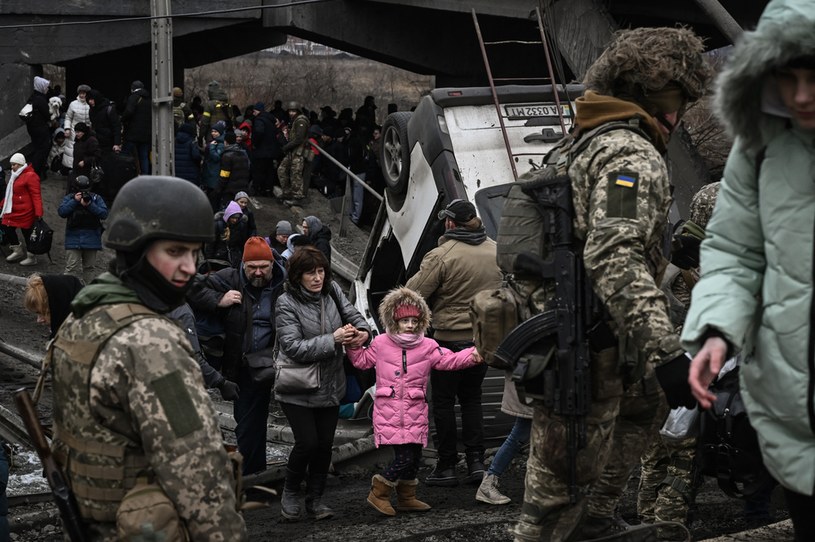 Ukraina. Irpień w czasie ewakuacji /ARIS MESSINIS / AFP /AFP