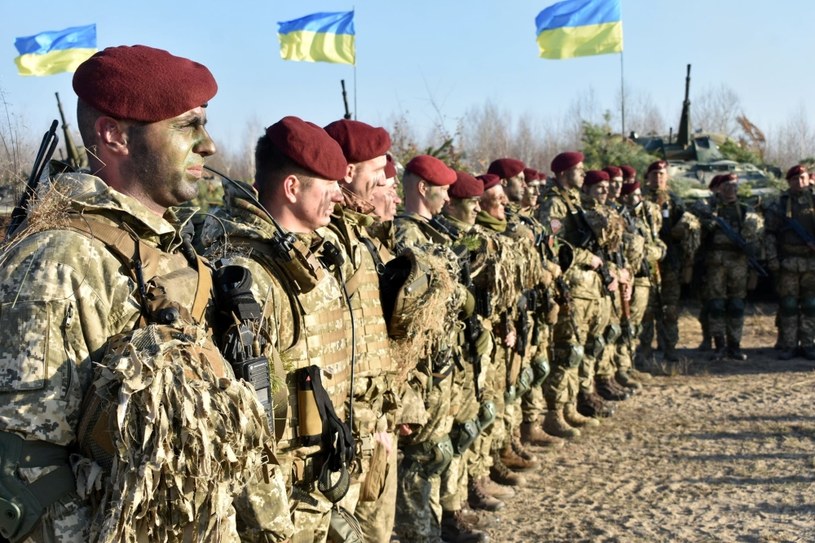 Ukraina jest dziś trzecim importerem broni na świecie. Jednak mimo prowadzenia wojny, dalej wyprzedzają ją dwa kraje /Press service of the Ukrainian Air Assault Forces Command/Handout via REUTERS /© 2023 Reuters
