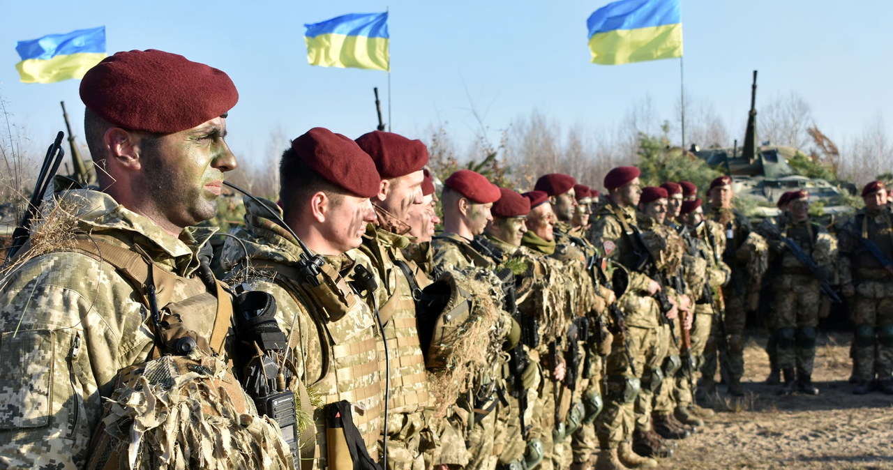 Ukraina jest dziś trzecim importerem broni na świecie. Jednak mimo prowadzenia wojny, dalej wyprzedzają ją dwa kraje /Press service of the Ukrainian Air Assault Forces Command/Handout via REUTERS /© 2023 Reuters