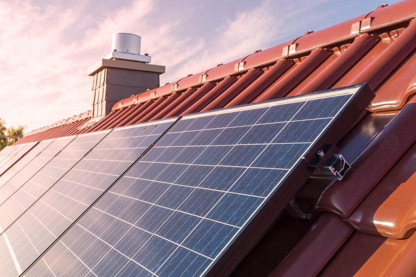 Ukraina zamontuje panele solarne na budynkach dystrybucji gazu /123RF/PICSEL