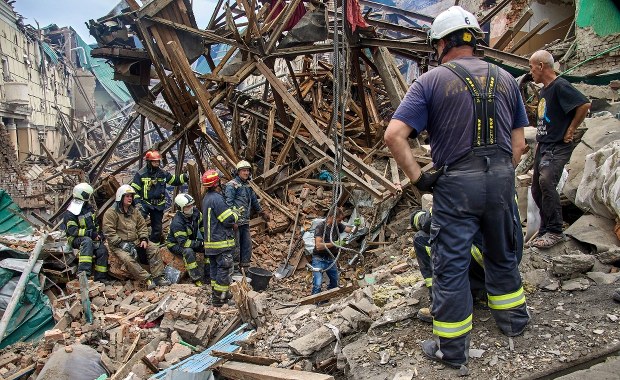 Ukraina: Zmiany we władzach Sił Operacji Specjalnych. Na front dotarły już pierwsze brytyjskie zestawy rakietowe Stormer [ZAPIS RELACJI]