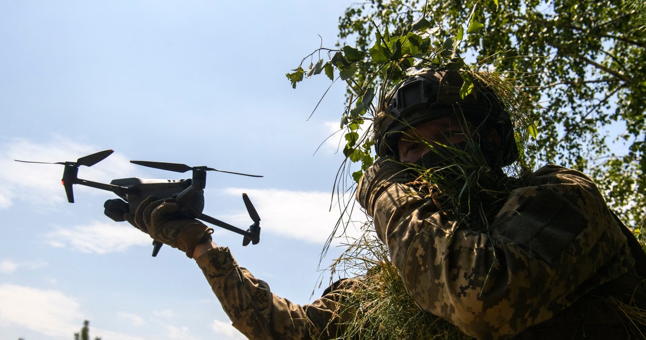 Ukraińcy chcą się uczyć budowy dronów online. Stworzyli specjalny kurs /MAXYM MARUSENKO/NurPhoto/NurPhoto via AFP /AFP