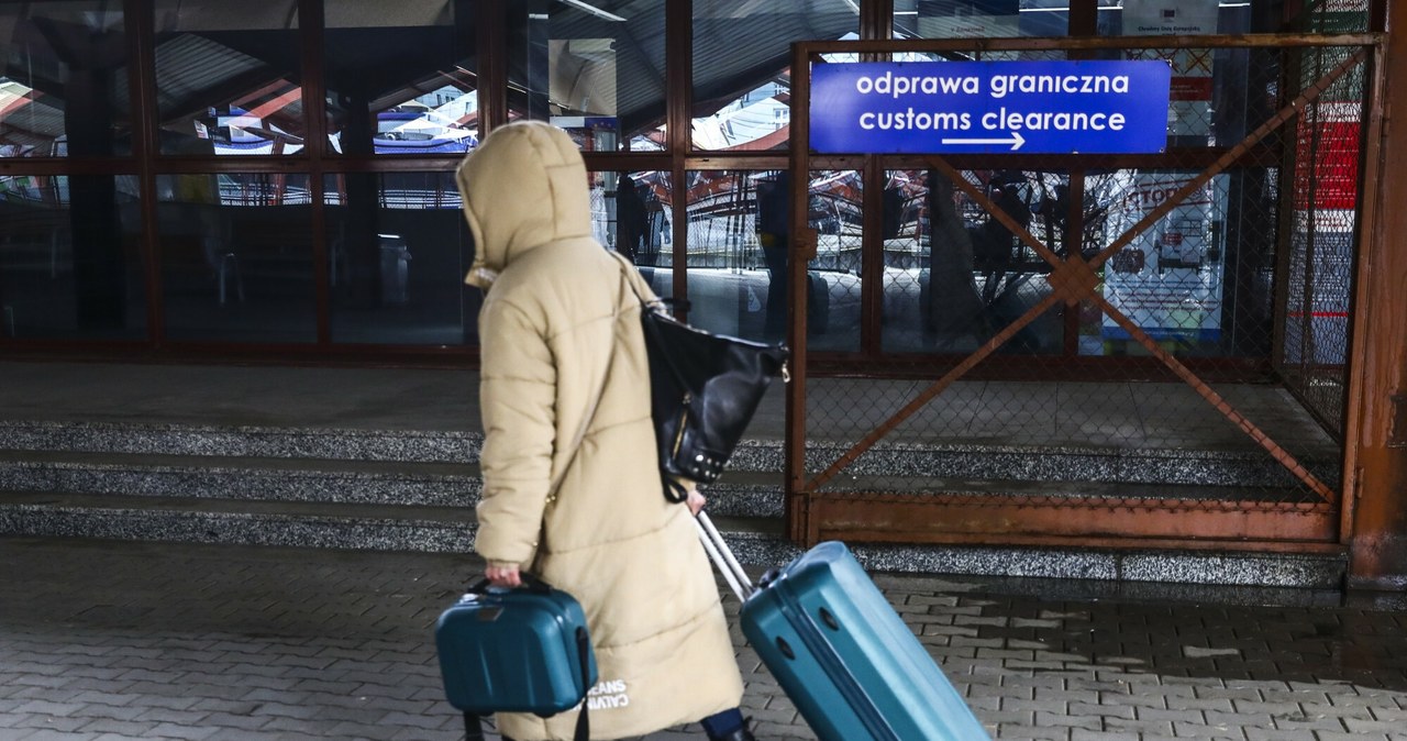 Ukraińcy coraz częściej szukają zatrudnienia w innych krajach niż Polska /Beata Zawrzel /Reporter