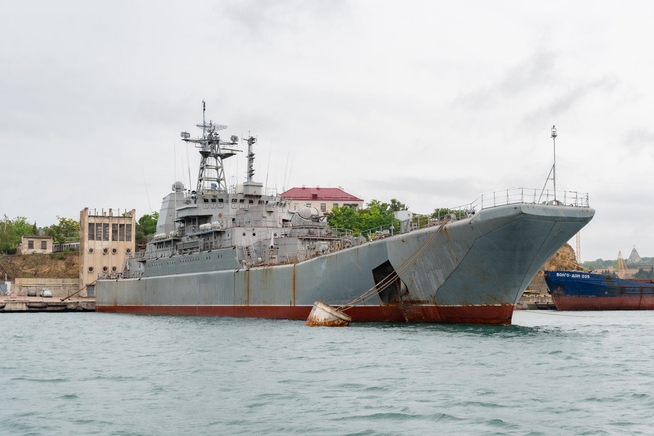 Ukraińcy donoszą o trafieniu rosyjskiego okrętu. "Niezdolny do walki"