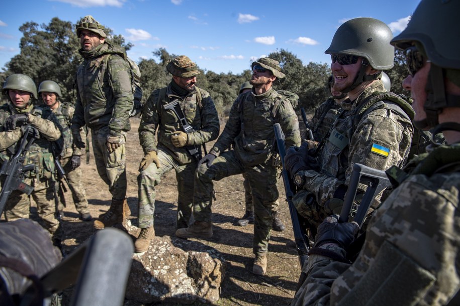 Ukraińcy na szkoleniu w Toledo /Ismael Herrero /PAP/EPA