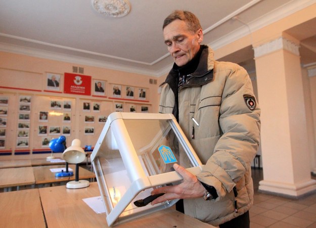 Ukraińcy pójdą do urn wyborczych w niedzielę /TATYANA ZENKOVICH  /PAP/EPA