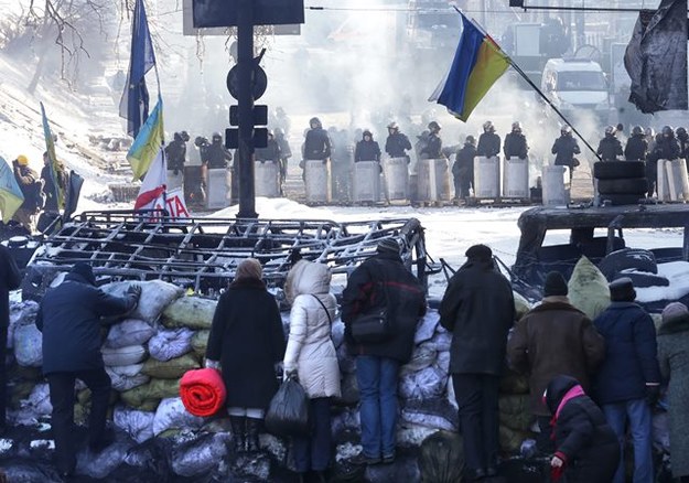 Ukraińcy protestują przeciwko rządowi /PAP/EPA/MAXIM SHIPENKOV /PAP