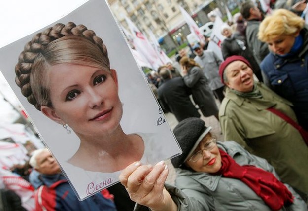 Ukraińcy protestujący żądali uwolniena Tymoszenko /SERGEY DOLZHENKO /PAP/EPA