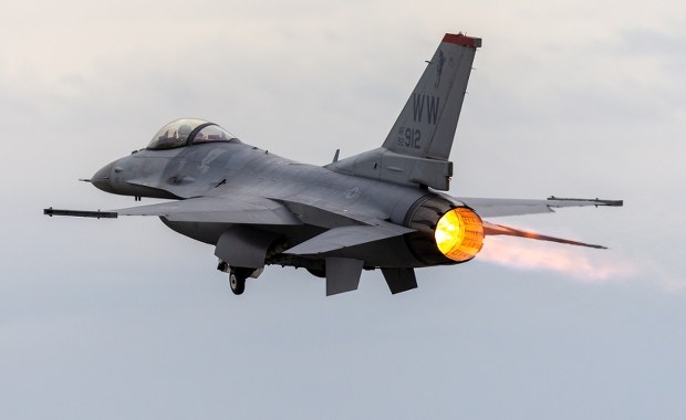 Ukraińcy stracili myśliwiec F-16. "Zaistniała sytuacja kryzysowa"