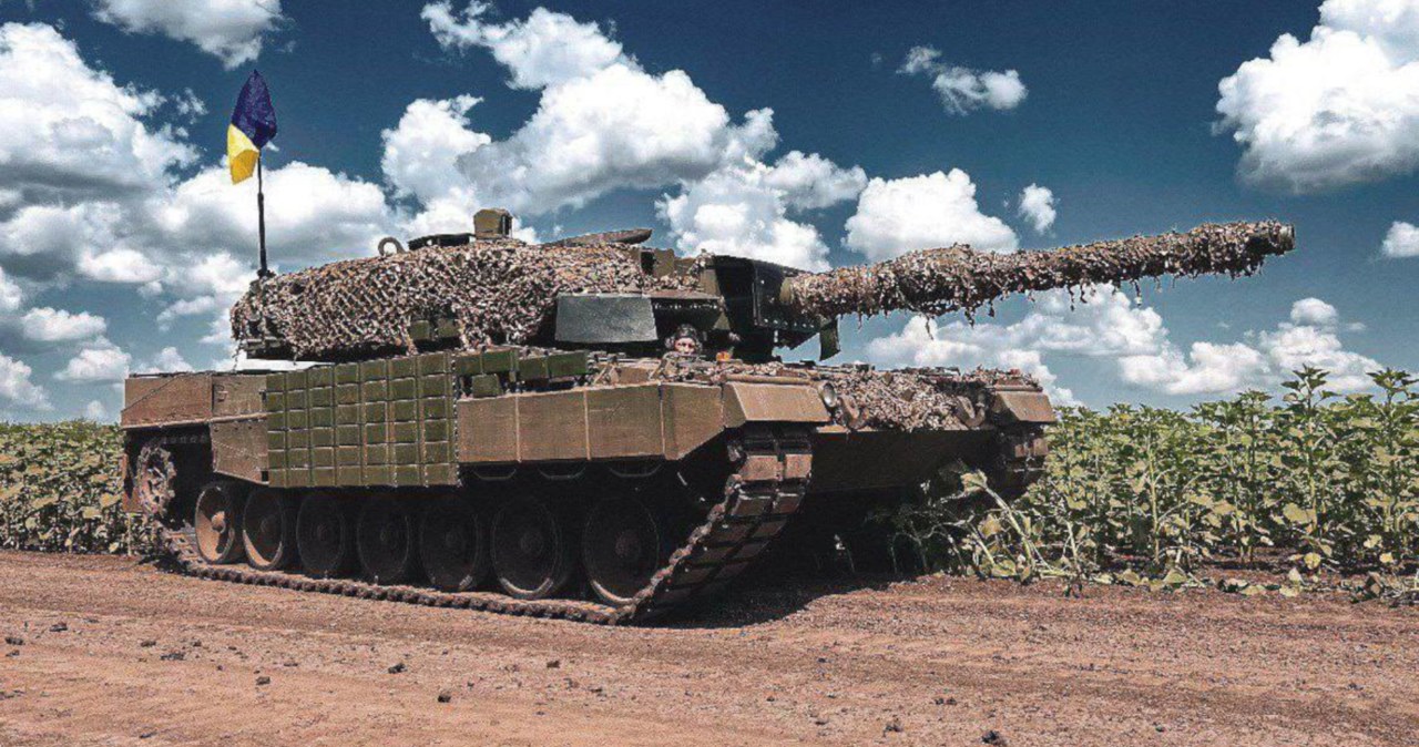 Ukraińcy używają niezwykle zmodyfikowanych czołgów Leopard 2A4 do walki z Rosjanami /@SprinterFamily /Twitter