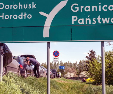 Ukraińcy wiozą samochody. Potężne kolejki na granicy