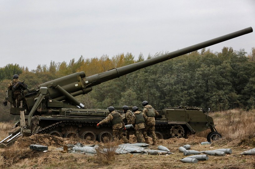 Ukraińcy wykorzystują ciężkie działo 2S7 Pion do ostrzeliwania rosyjskich pozycji /Vladyslav Musiienko/Pacific Press/LightRocket via Getty Image /Getty Images