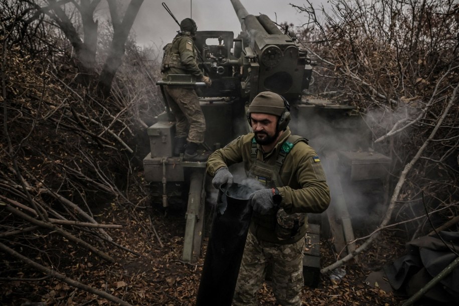 Ukraińscy artylerzyści na froncie w obwodzie donieckim /AFP PHOTO / Press service of the 24th Mechanized Brigade of Ukrainian Armed Forces /East News