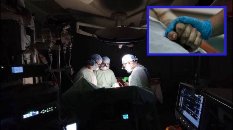 Ukraińscy lekarze opublikowali być może jedne z najważniejszych zdjęć wojny. Przedstawia moment operacji serca podczas utraty prądu po rosyjskich atakach rakietowych /Ministerstwo Zdrowia Ukrainy