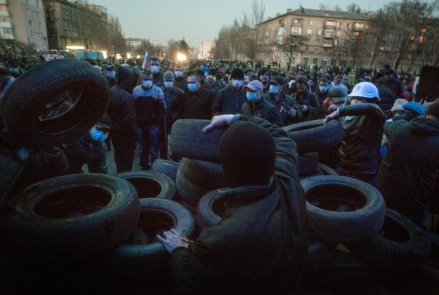Ukraińscy separatyści w Doniecku /ROMAN PILIPEY /PAP/EPA