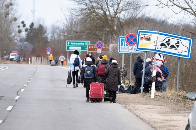 Ukraińscy uchodźcy na przejściu Beregsurany-Luzhanka /Shutterstock