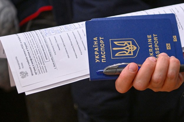 Ukraińscy uchodźcy w całej Polsce składają wnioski o PESEL /	Darek Delmanowicz   /PAP