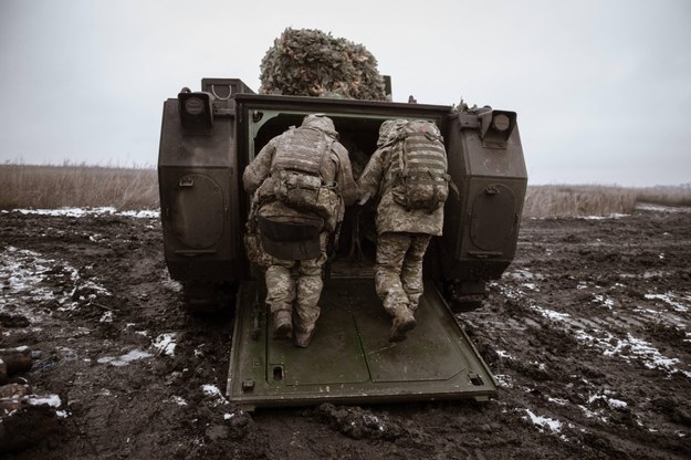 Ukraińscy żołnierze na froncie /PAP/Abaca