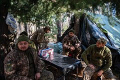 Ukraińscy żołnierze na stanowiskach bojowych