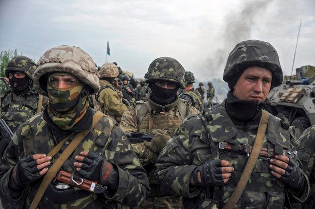 Ukraińscy żołnierze niedaleko Słowiańska /ROMAN PILIPEY /PAP/EPA