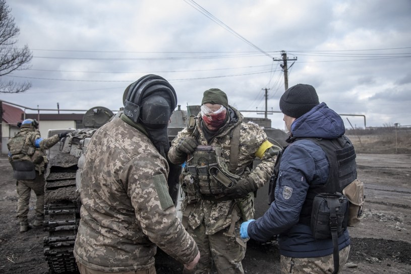 Ukraińscy żołnierze podczas ewakuacji z Awdijiwki /NARCISO CONTRERAS/ ANADOLU AGENCY/ Anadolu Agency via AFP /AFP