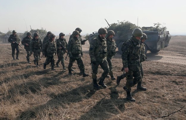 Ukraińscy żołnierze w czasie ćwiczeń /SERGEY DOLZHENKO /PAP/EPA