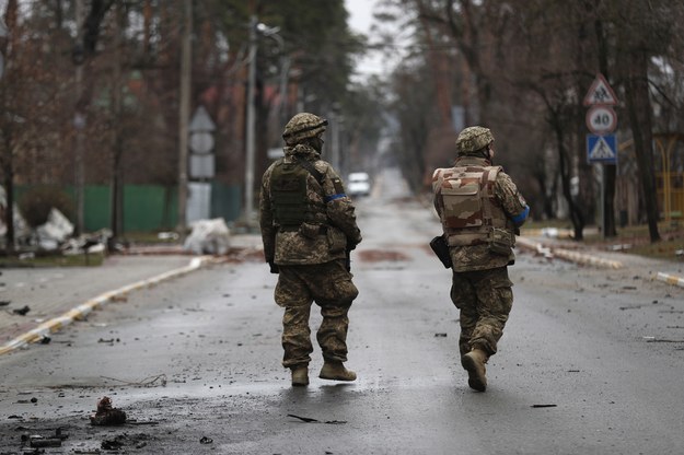 Ukraińscy żołnierze w Irpieniu /ATEF SAFADI  /PAP/EPA