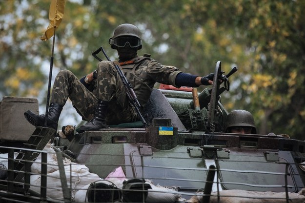 Ukraińscy żołnierze w Kramatorsku w pobliżu Słowiańska /ROMAN PILIPEY /PAP/EPA
