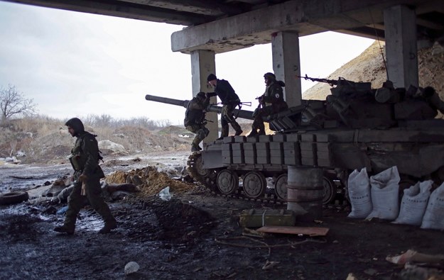 Ukraińscy żołnierze w wiosce Peska niedaleko Doniecka /ANASTASIA VLASOVA /PAP/EPA