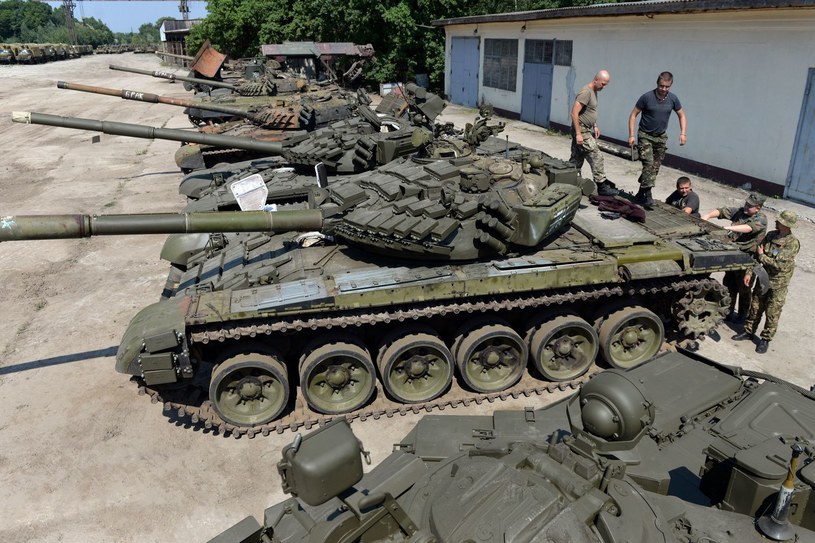 Ukraińska armia wycofała czołgi z Donbasu /AFP