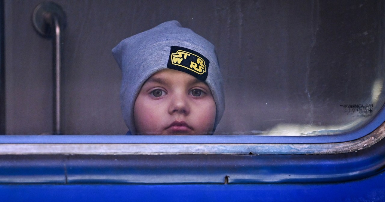 Ukraiński chłopiec w pociągu jadącym do Przemyśla /Jeff J Mitchell /Getty Images