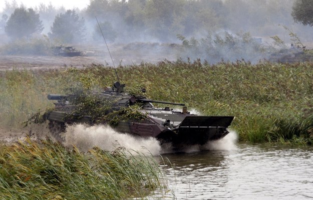 Ukraiński czołg podczas ćwiczeń w okolicach Równego na zachodzie Ukrainy (zdjęcie archiwalne). /SERGEY DOLZHENKO /PAP/EPA