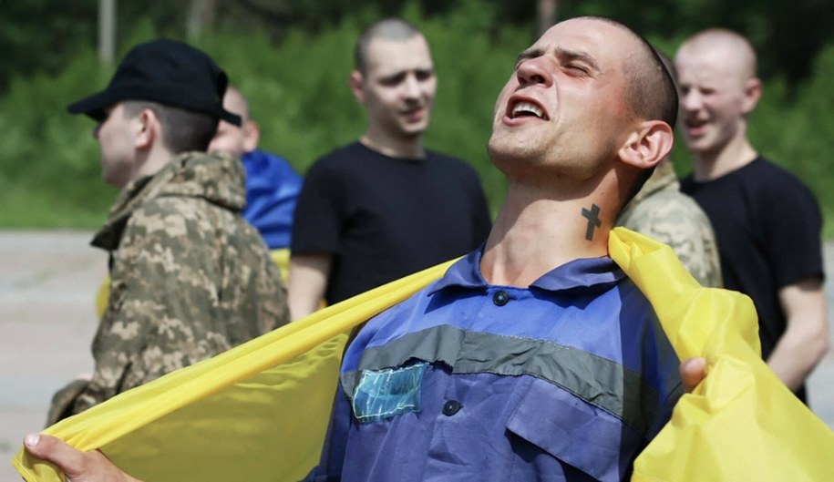 Ukraiński jeniec wojenny uwolniony przez Rosjan /AFP PHOTO / UKRAINIAN PRESIDENTIAL PRESS SERVICE /East News