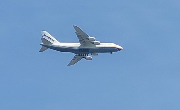 Ukraiński kolos Antonov wylądował w podpoznańskich Krzesinach [ZDJĘCIA]