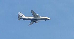 Ukraiński kolos Antonov wylądował w podpoznańskich Krzesinach [ZDJĘCIA]