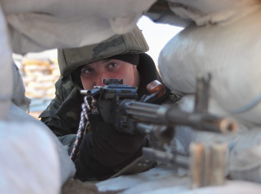 Ukraiński żołnierz na Krymie /IVAN BOBERSKYY /PAP/EPA