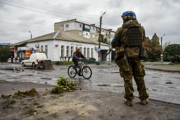 Ukraiński żołnierz w Wołczańsku na zdjęciu ilustracyjnym /OLEG PETRASYUK /PAP/EPA