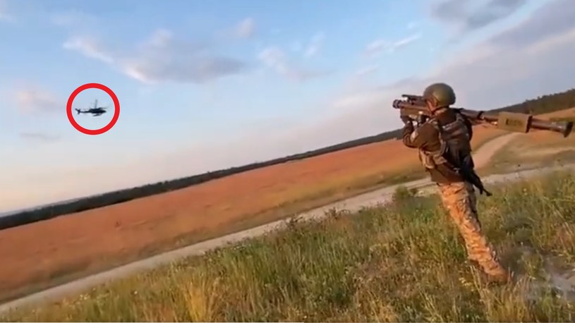 Ukraiński żołnierz wziął na cel sojuszniczy helikopter. Miał ważny powód /@Osinttechnical /Twitter