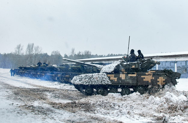 Ukraińskie czołgi /SERGEY KOZLOV /PAP/EPA