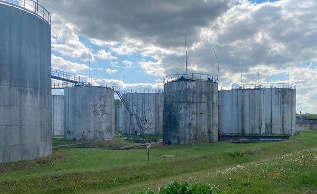 Ukraińskie drony, upadek rządu i zamknięty magazyn ropy