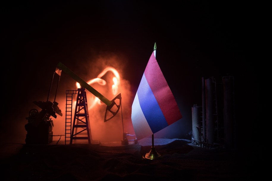 Ukraińskie drony zatrzymały pracę kluczowej rosyjskiej rafinerii ropy naftowej /Shutterstock