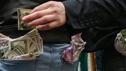 Ukraińskie władze będą badać przypadki deklaracji powyżej 100 tys. dolarów