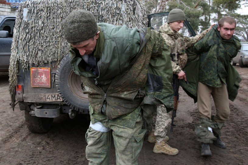 Ukraińskie wojska biorą jeńców /ANATOLII STEPANOV / AFP /East News