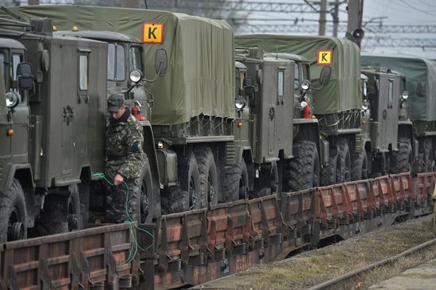 Ukriańskie pojazdy wojskowe /IVAN BOBERSKYY /PAP/EPA