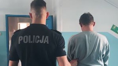 Ukrył się pod stertą koców. Wcześniej pijany 38-latek spowodował wypadek 