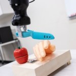 Ukryte kody w AI mogą zmusić roboty do ataku. Luki w zabezpieczeniach