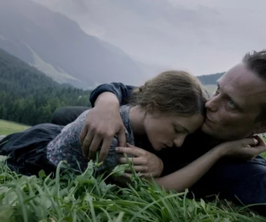 "Ukryte życie": Bóg, Honor, Ojczyzna [recenzja]