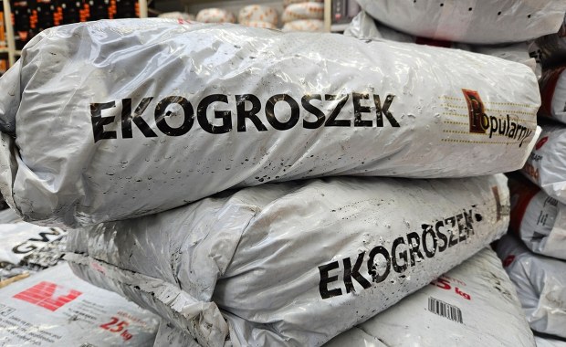 Ukrywał się 8 lat, znaleźli go pod workami z ekogroszkiem